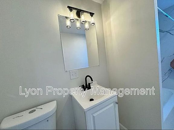 3rd image of 204 Chapin Ave #2F