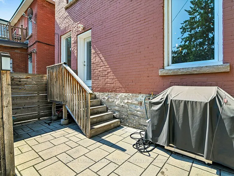 168 Stewart St W — Photo 31