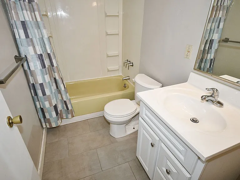 1606 Bingham St — Photo 22