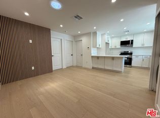 5759 1/2 Lemp Ave, North Hollywood, CA 91601