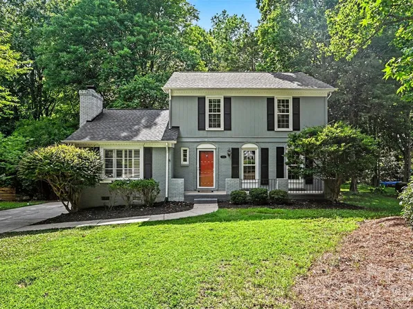 9322 New Towne Dr, Matthews, NC 28105