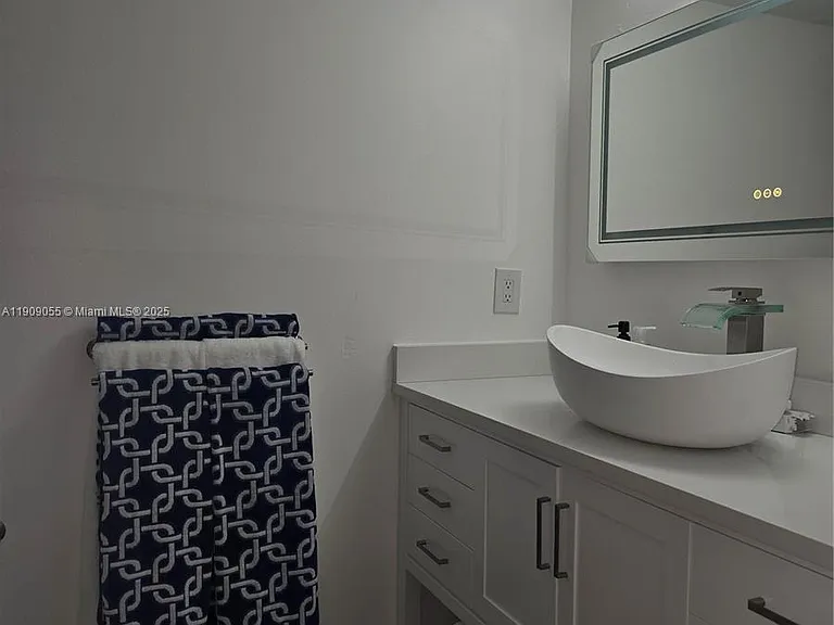 6010 S Falls Circle Dr #206 — Photo 19