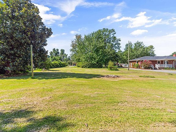 3rd image of 225 Heritage Park Drive