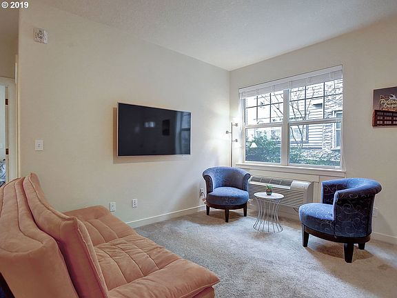 3rd image of 625 NE Newstead Ln
