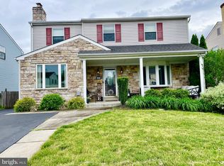 307 Greenbriar Ln, Havertown, PA 19083