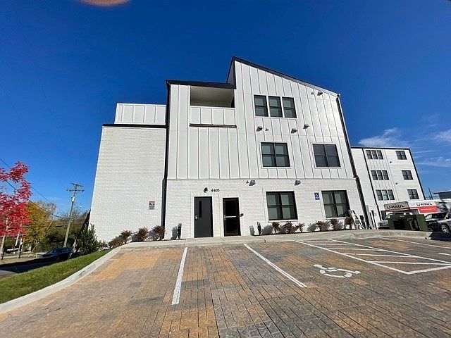 2nd image of 4405 Kentucky Ave N #201