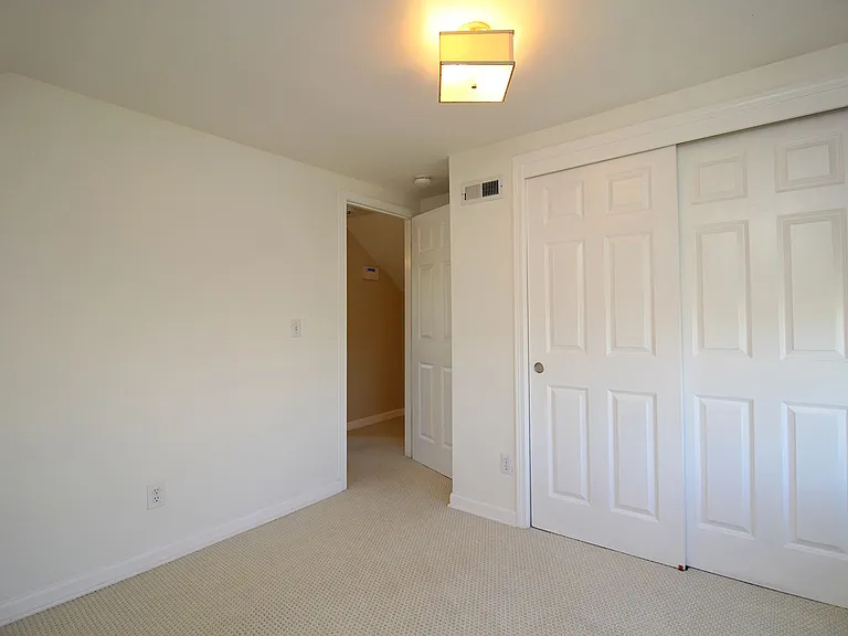5401 NE 15th Ave — Photo 16