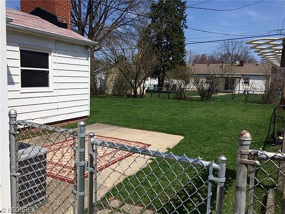 3rd image of 6461 Aylesworth Dr