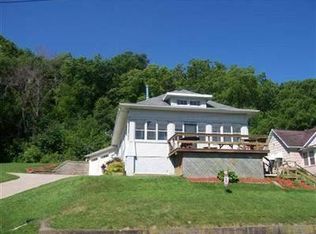 1108 Mulberry St, Bellevue, IA 52031