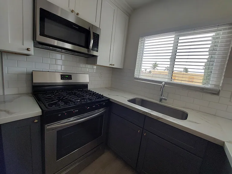 4286 45th St #6 — Photo 7