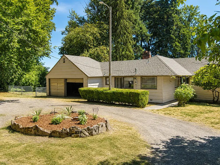 17237 SE Evergreen Hwy — Photo 2