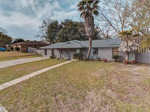 2nd image of 15397 Woody Dr