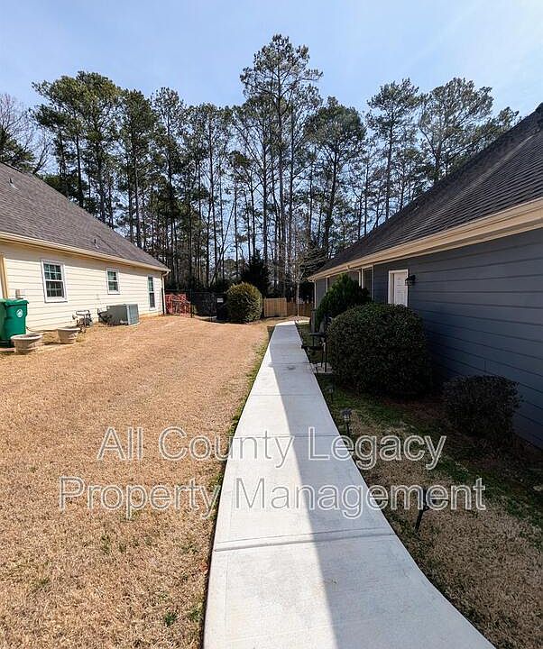1st image of 852 Pine Ridge Ct