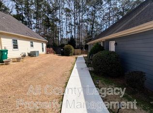 852 Pine Ridge Ct, Stone Mountain, GA 30087