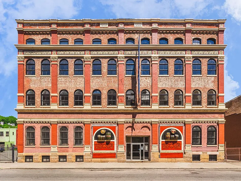 1622 Vine St — Photo 1