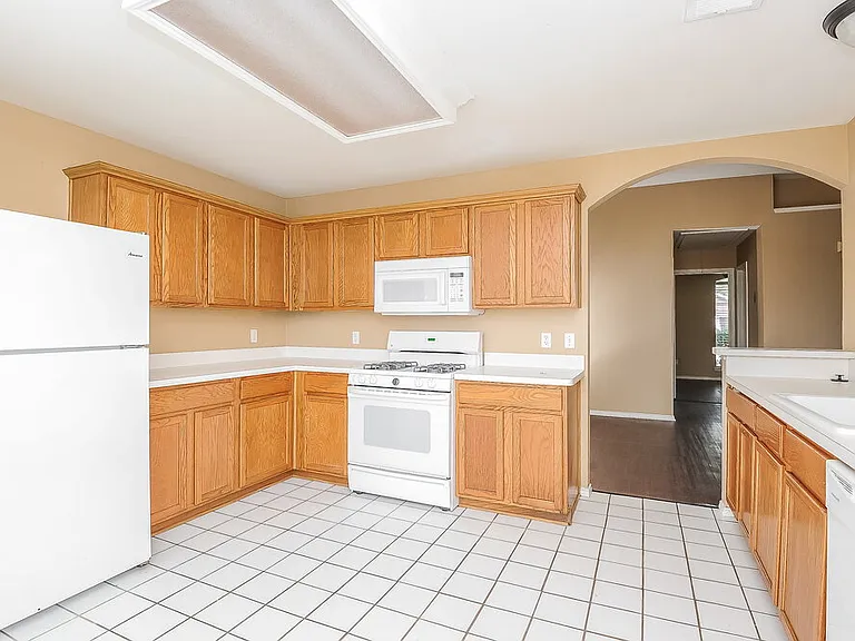 1626 Redwood Dr — Photo 8