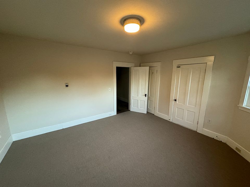 13 Clinton St Bangor ME Zillow