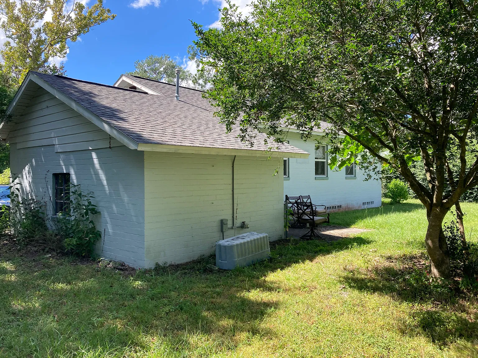 3 bed, 1200 sqft, $1,650 — Photo 2