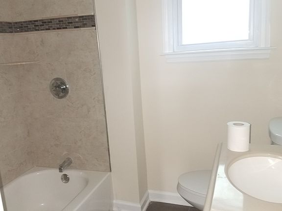 3rd image of 235 6th Ave W #2