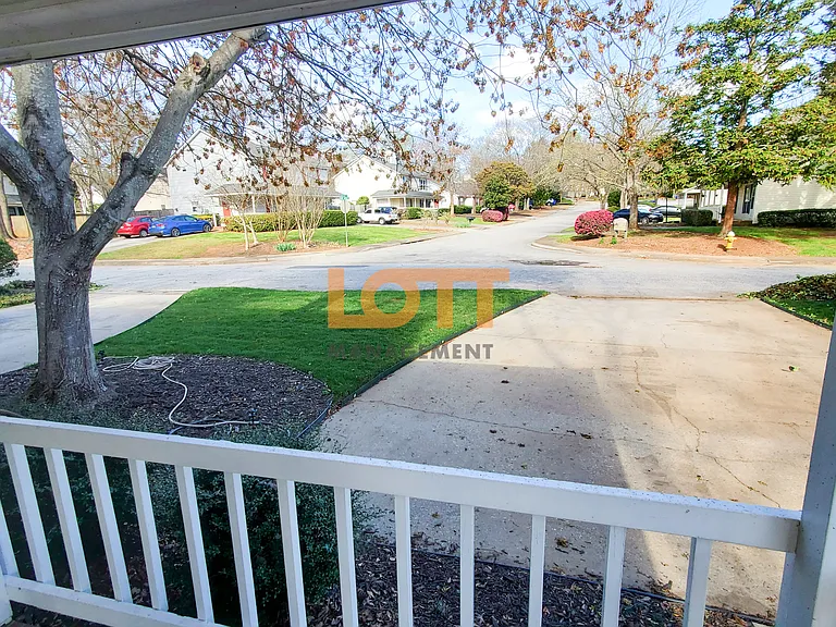 32 Huntsfield Dr #A — Photo 2