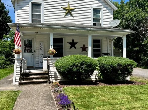 104 E Chapel St, Canastota, NY 13032