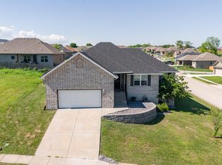849 S Dry Gulch Rd, Nixa, MO 65714