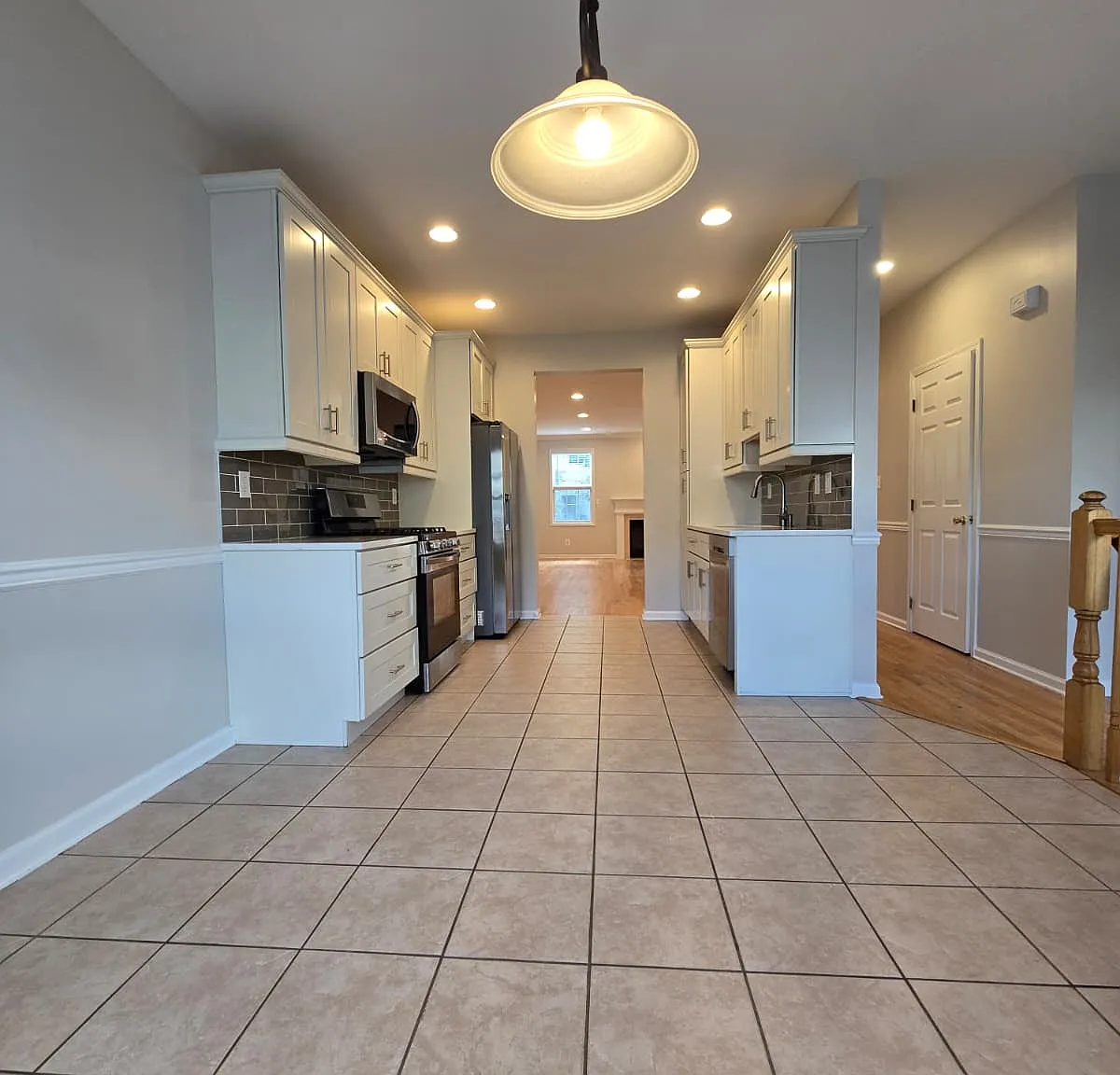 567 Coventry Dr — Photo 1