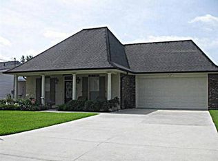 413 Parkwood Ave, Houma, LA 70360