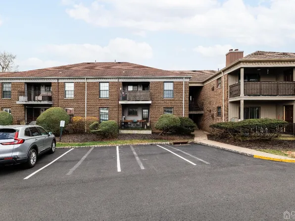 323 Gill Ln APT 12L, Iselin, NJ 08830