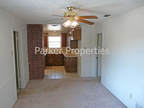 5th image of 913 Lancaster Park Dr