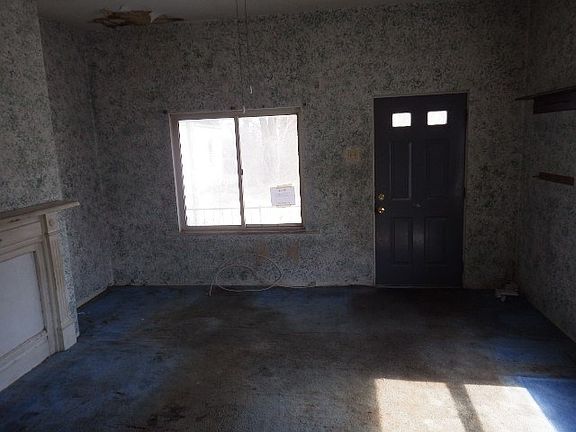 4th image of 1325 Hughes Pl