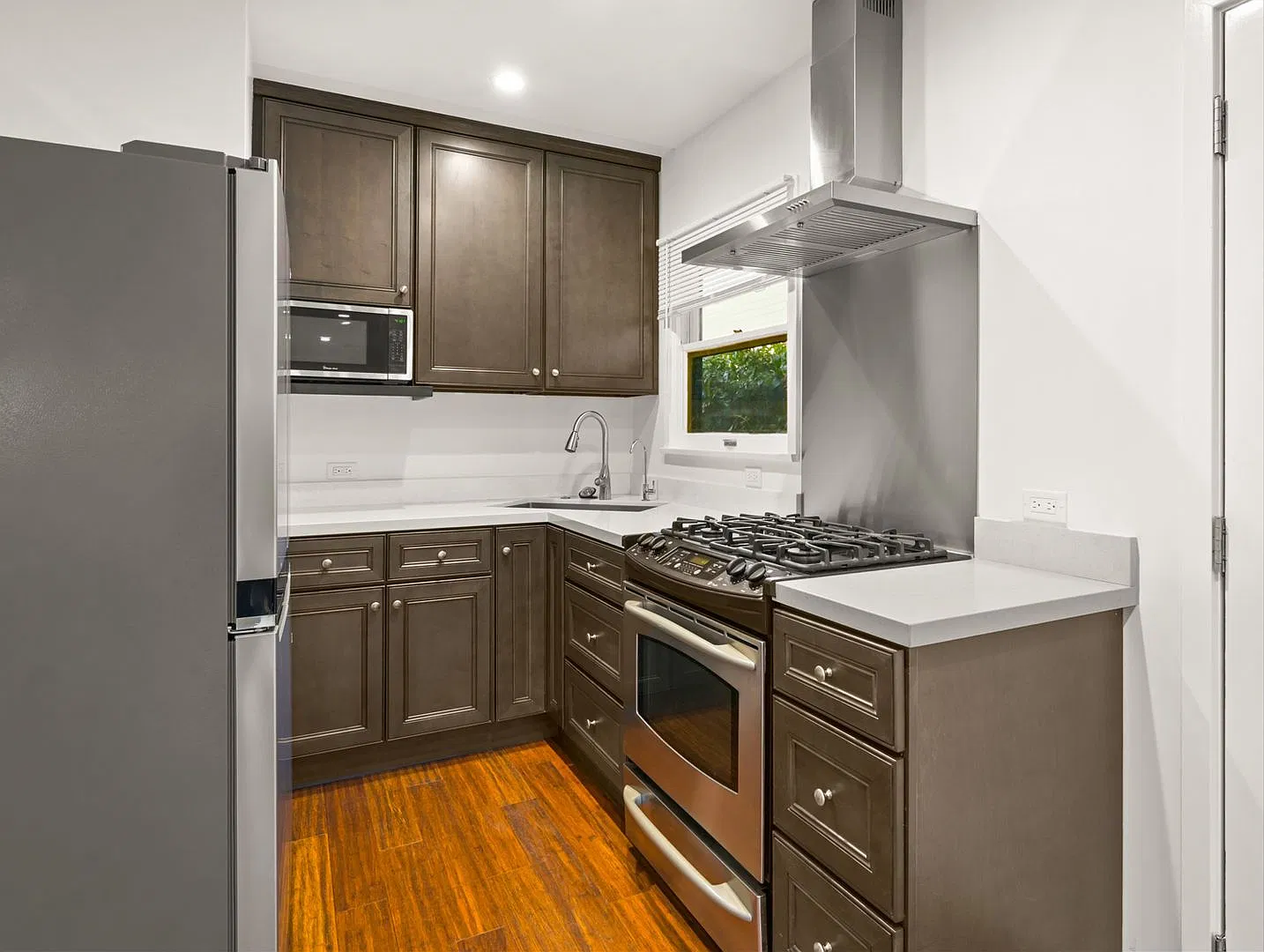 1001 & 1003 Neil Park Avenue — Photo 4