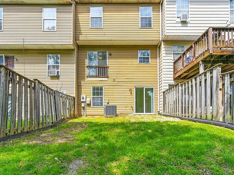 505 Knollwood Ct — Photo 30