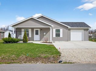 1206 W Locust St, Bowling Green, MO