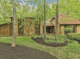 1466 Reserve Dr, Akron, OH 44333