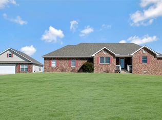 89 Debonair Ct, Gassville, AR 72635