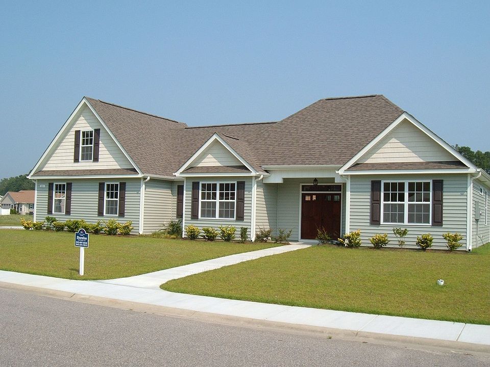 Corner lot, side entry 2 car garage!