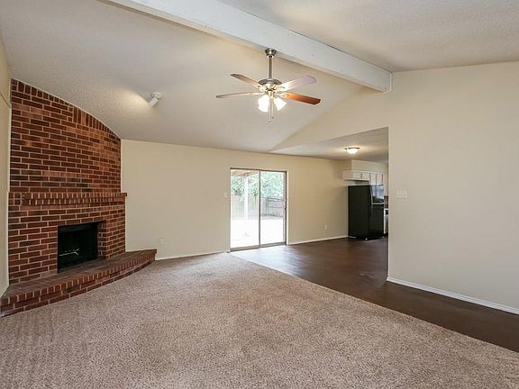 3rd image of 4214 Maple Springs Dr
