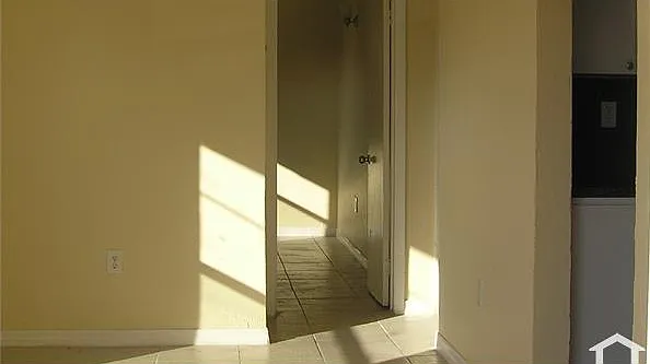 2 bed, 1299 sqft, $2,395 — Photo 3