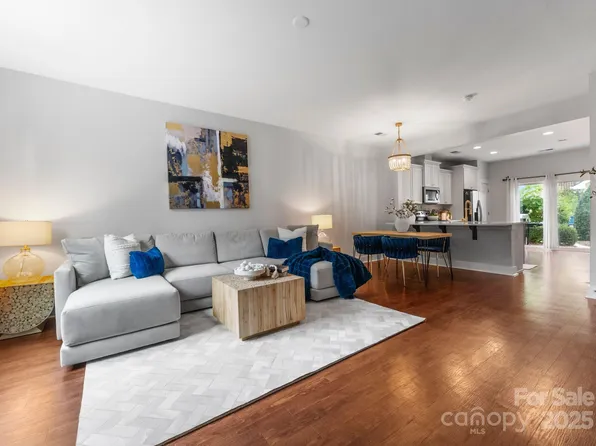 3138 Bending Birch Pl, Charlotte, NC 28206