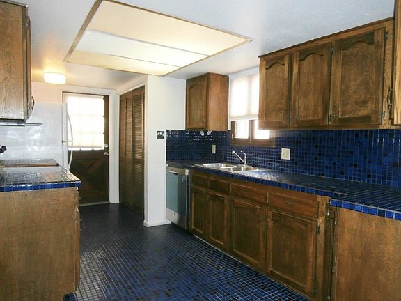 4th image of 3140 S Winsor Ave APT 10
