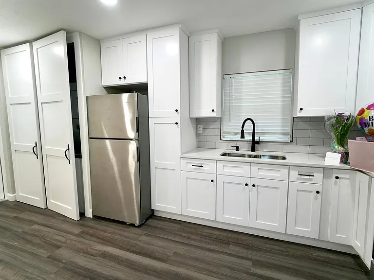885 Ruby Ave — Photo 3
