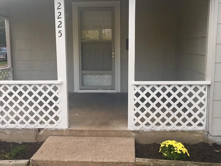 2225 N Fairview Ave — Photo 1