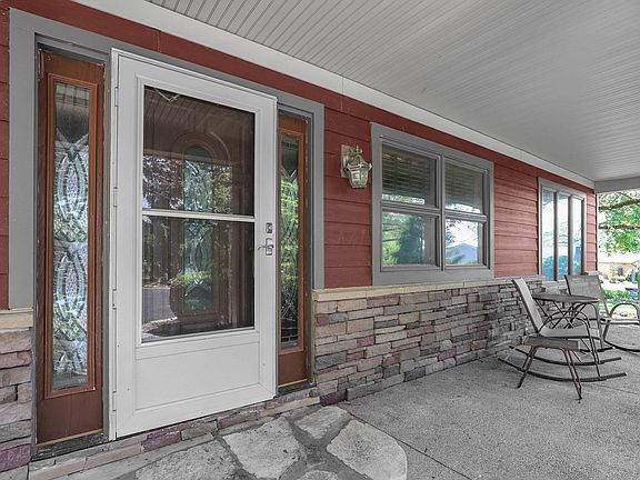 3rd image of 2646 Sarsi Dr