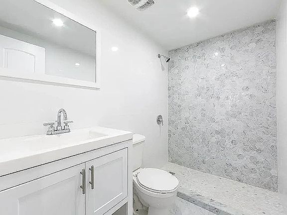 5th image of 1909 Bergen St #2