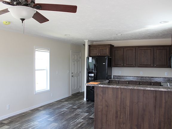 5th image of 815 Lookout Dr
