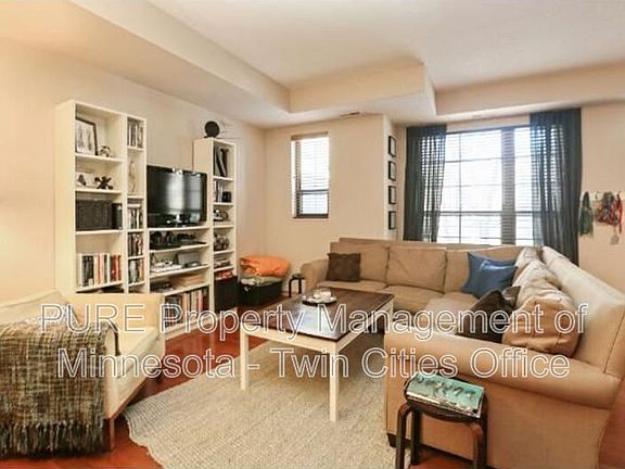 3rd image of 2565 Franklin Ave APT 101