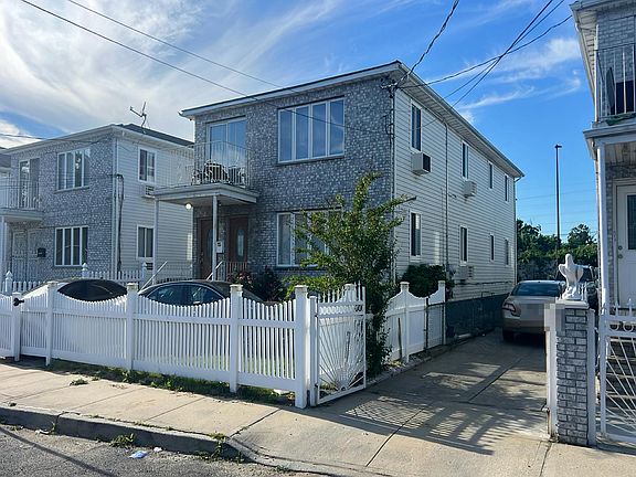 2nd image of 13706 249th St