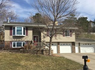 135 River Rd, Pierre, SD 57501