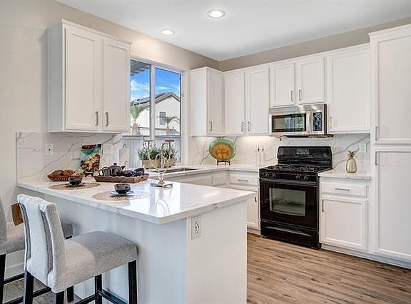 5th image of 1358 Little Lake St